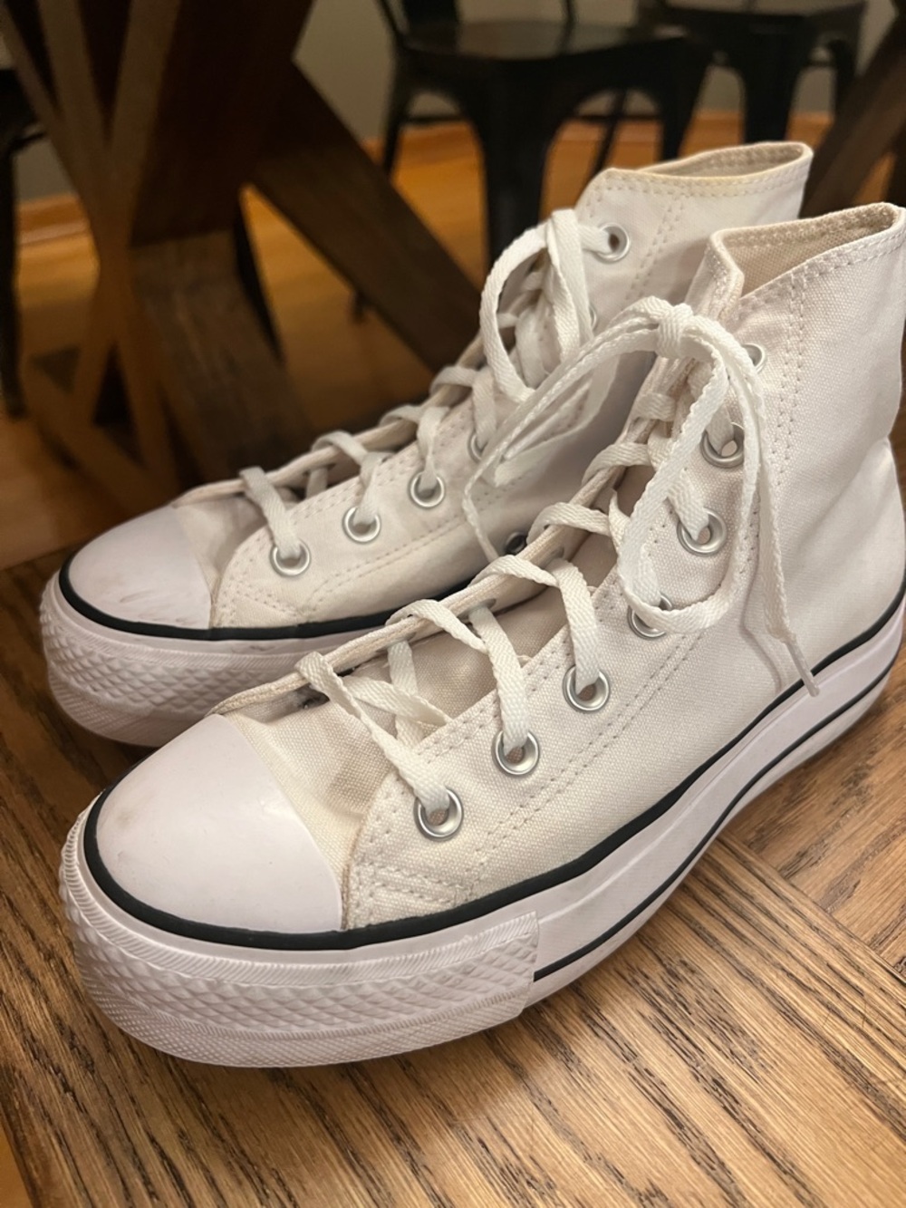 Women’s Platform Converse!